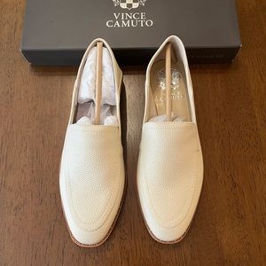 Super cute pair of Vince Camuto cream loafers!